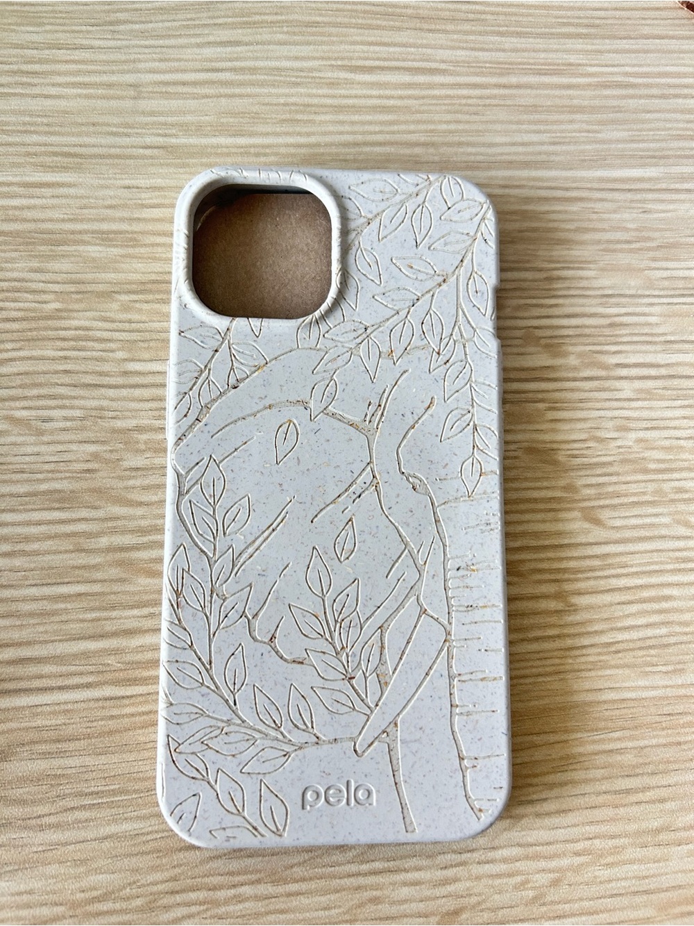 NWT Pela iPhone 14 Case - London Fog Jungle